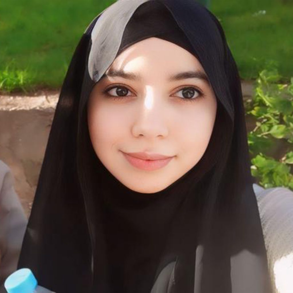 عائشة أبو العسل.